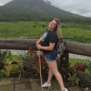 Meet your Posher, Demi